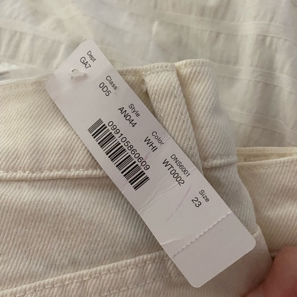 Rigid full-length bootcut jean in white - Picture 6 of 7